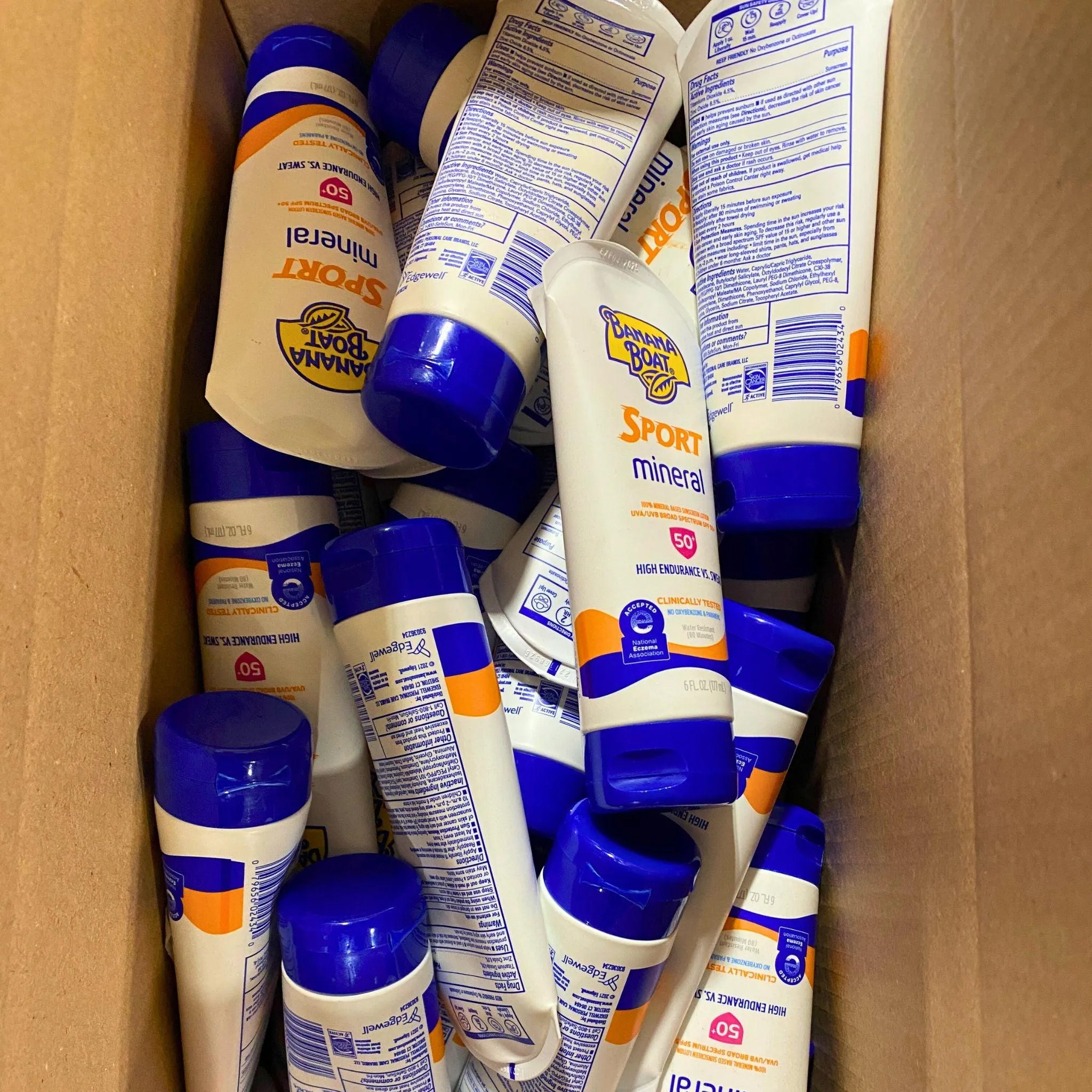 Banana Boat Sport Mineral 100% Mineral Based Sunscreen Lotion Broad Spectrum SPF 50  6 Fl Oz (50 Pcs Lot)