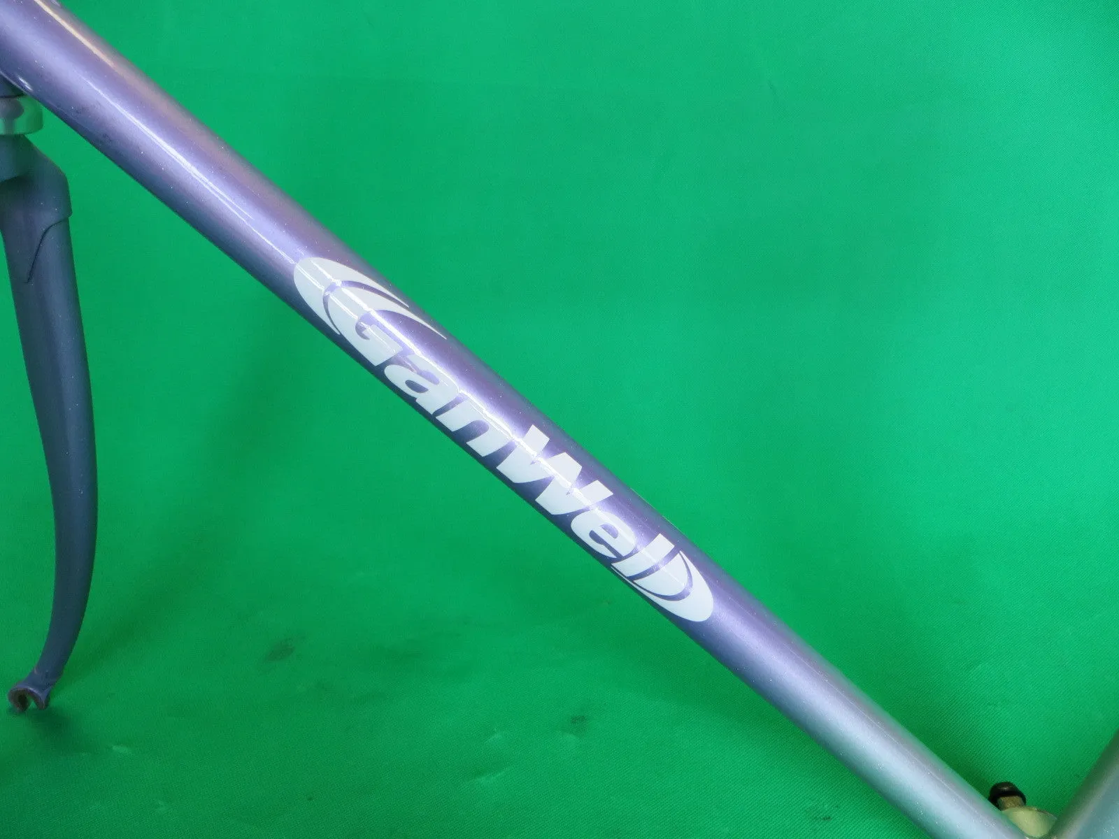 GANWELL PRO // silver light purple fade with rainbow flake // 53.5cm