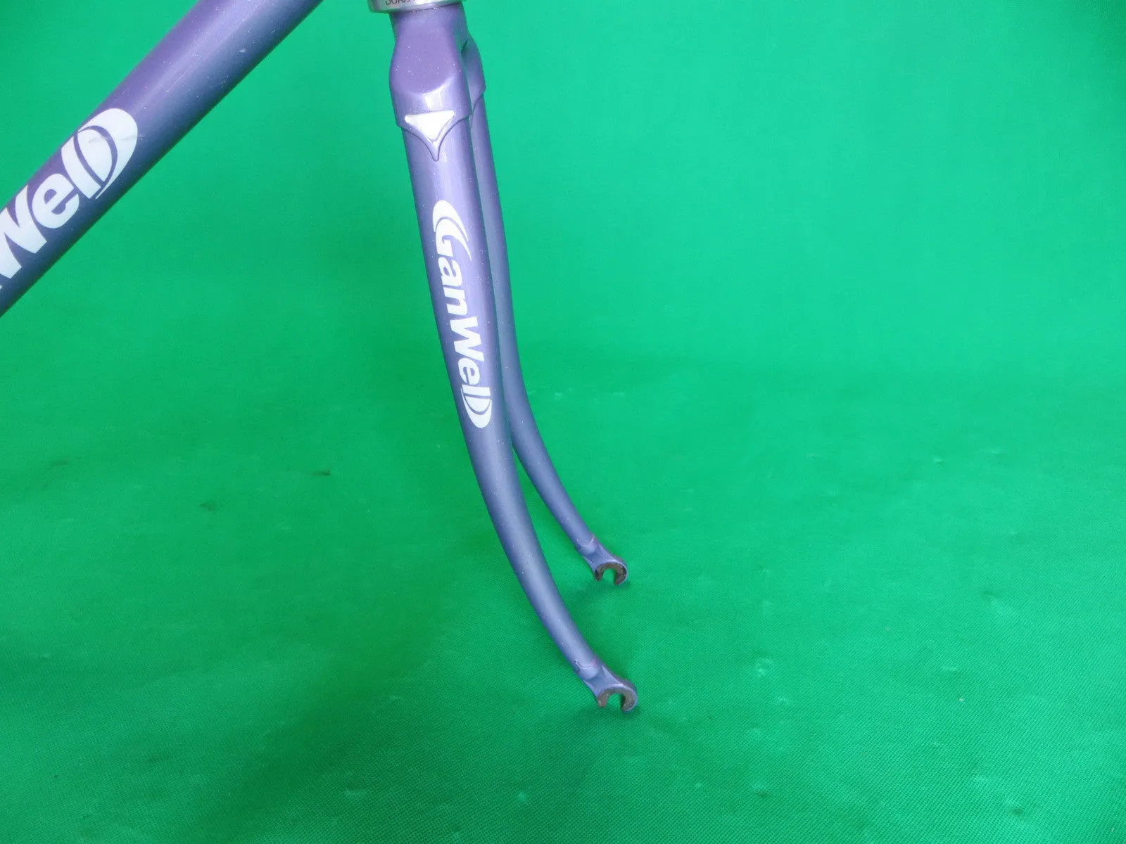 GANWELL PRO // silver light purple fade with rainbow flake // 53.5cm