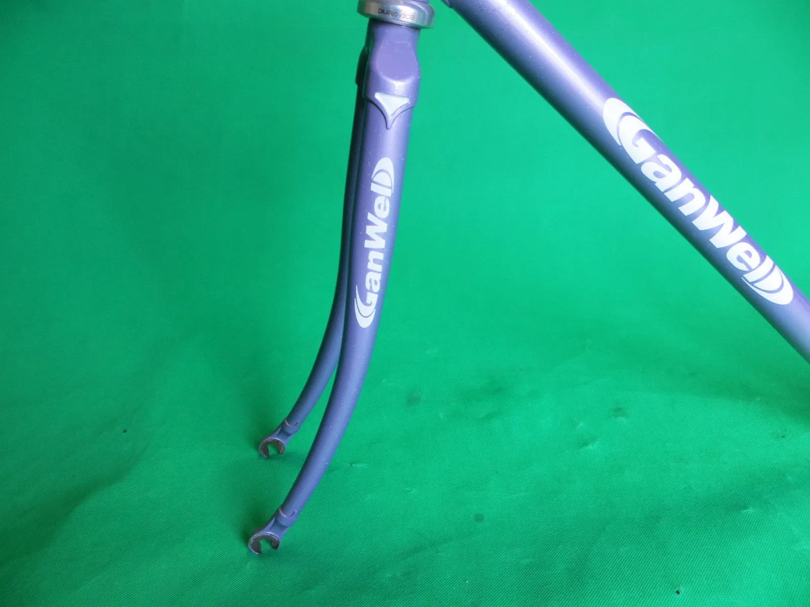 GANWELL PRO // silver light purple fade with rainbow flake // 53.5cm