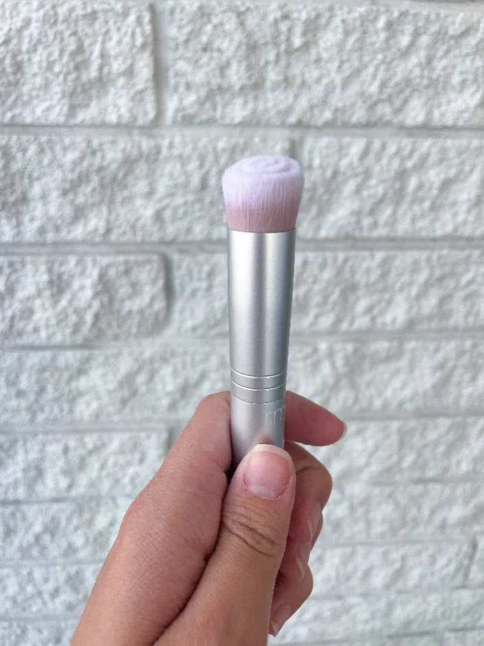Skin2Skin Foundation brush